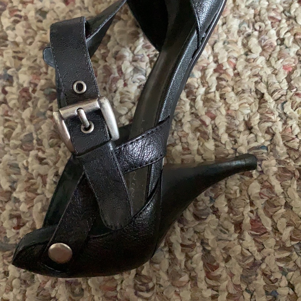 Heels - Picture 9 of 9